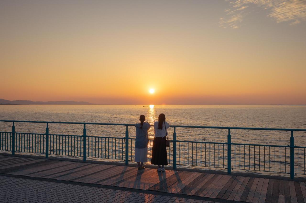 Omo Kansai Airport By Hoshino Resorts Izumisano Eksteriør billede Sunset at the promenade
